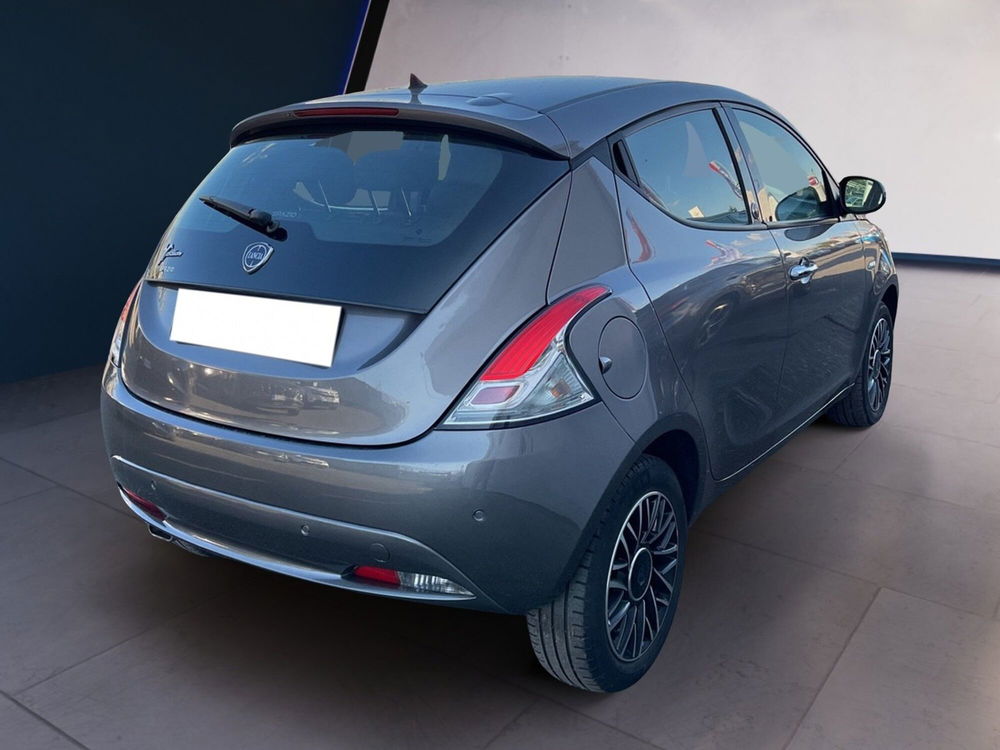 Lancia Ypsilon usata a Torino (6)