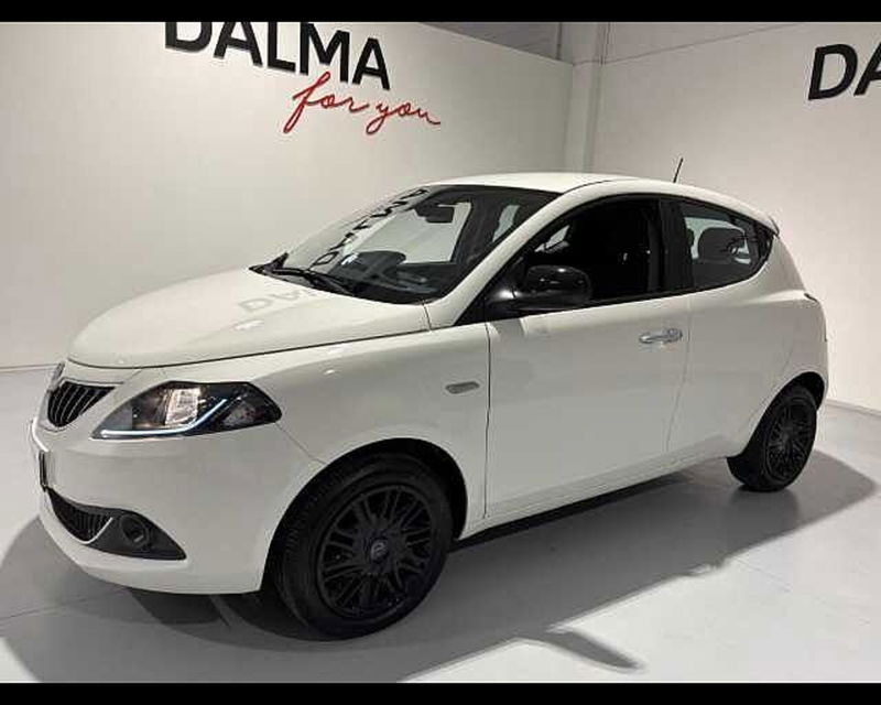 Lancia Ypsilon 1.0 FireFly 5 porte S&amp;S Hybrid Gold Plus del 2023 usata a Solaro