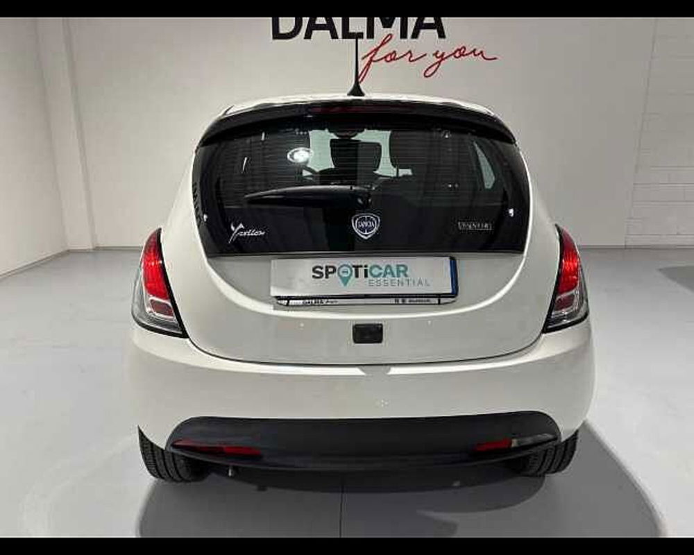 Lancia Ypsilon usata a Milano (5)