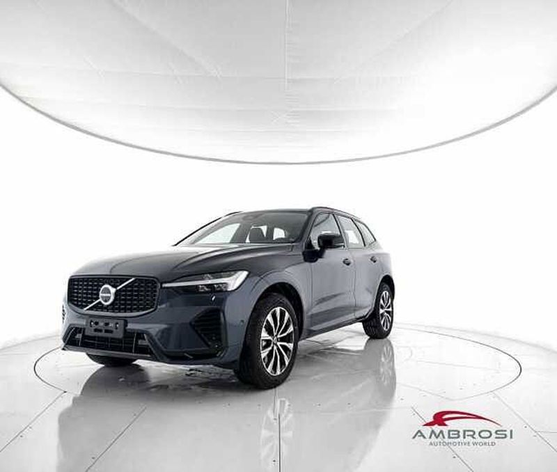 Volvo XC60 2.0 b5 Plus Dark awd auto nuova a Corciano