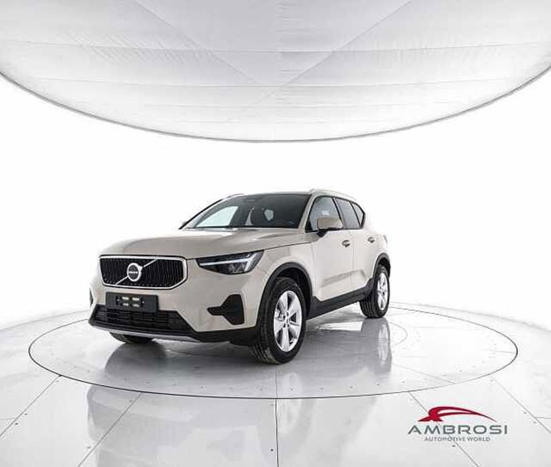 Volvo XC40 B3 automatico Core  nuova a Viterbo