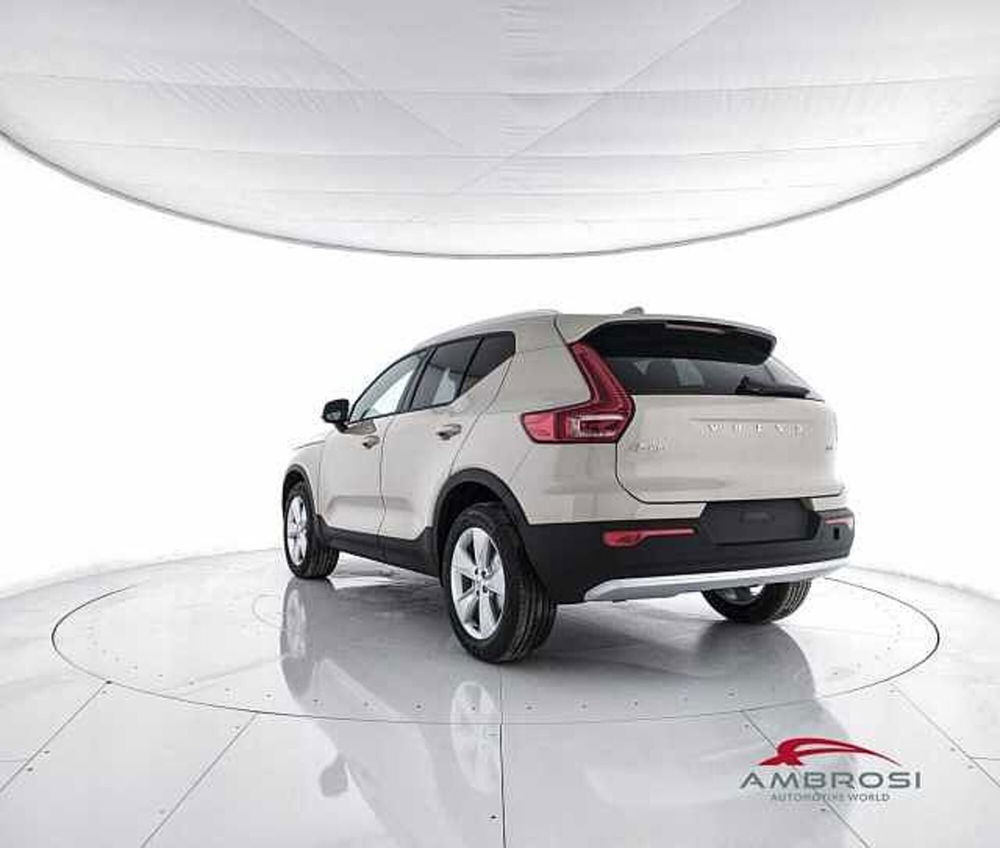 Volvo XC40 nuova a Viterbo (4)