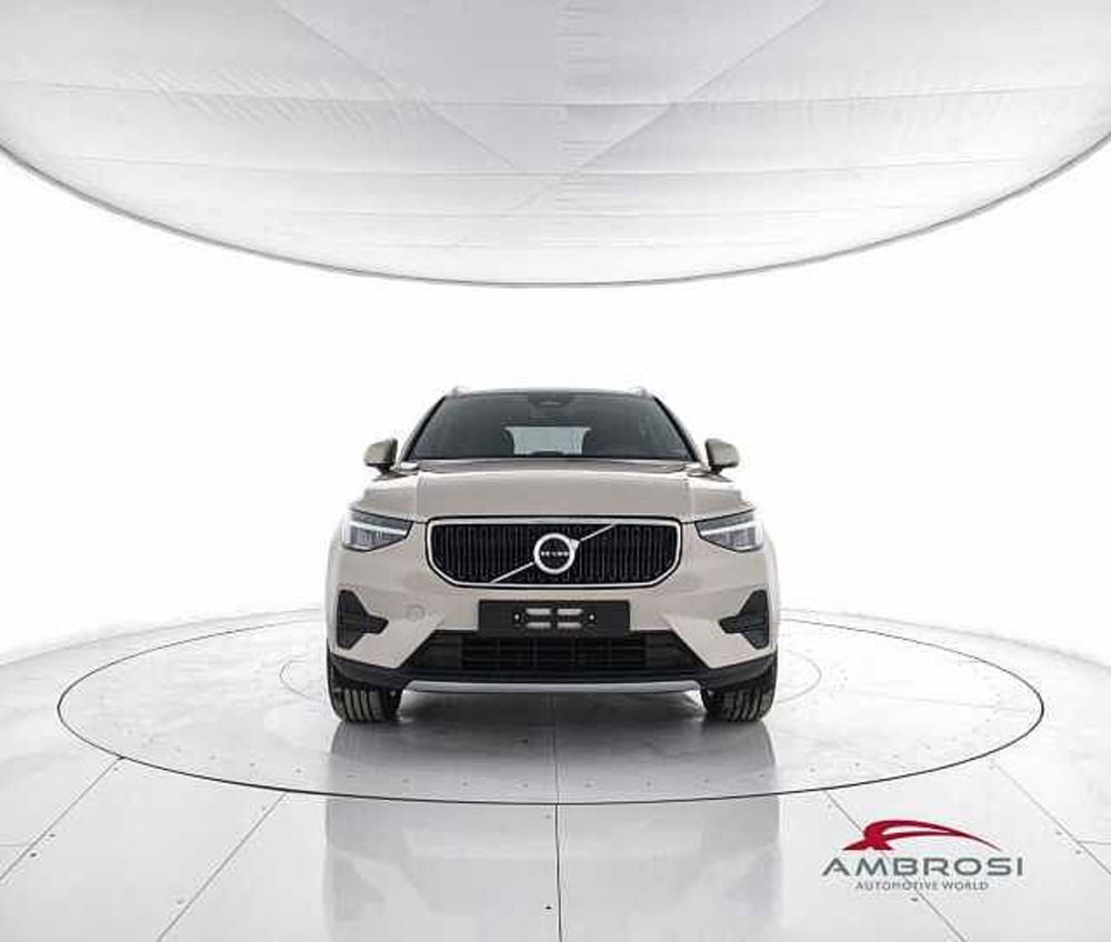 Volvo XC40 nuova a Viterbo (5)