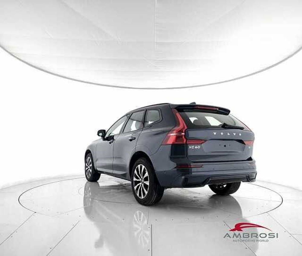 Volvo XC60 nuova a Viterbo (4)