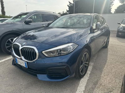 BMW Serie 1 116d 2.0 116CV cat 5 porte Attiva DPF del 2021 usata a Lecce