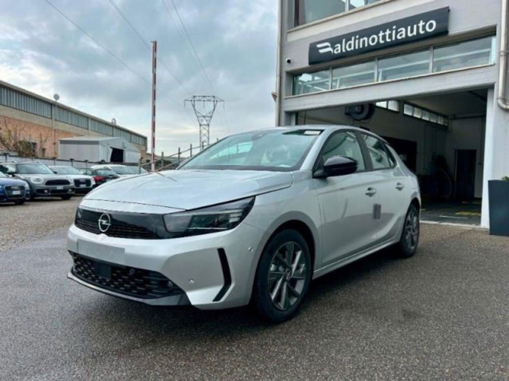 Opel Corsa nuova a Firenze