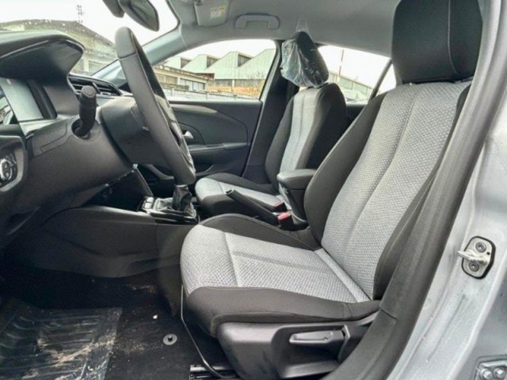 Opel Corsa nuova a Firenze (11)