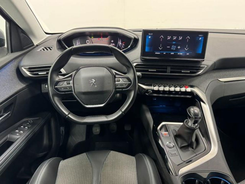 Peugeot 5008 usata a Como (13)