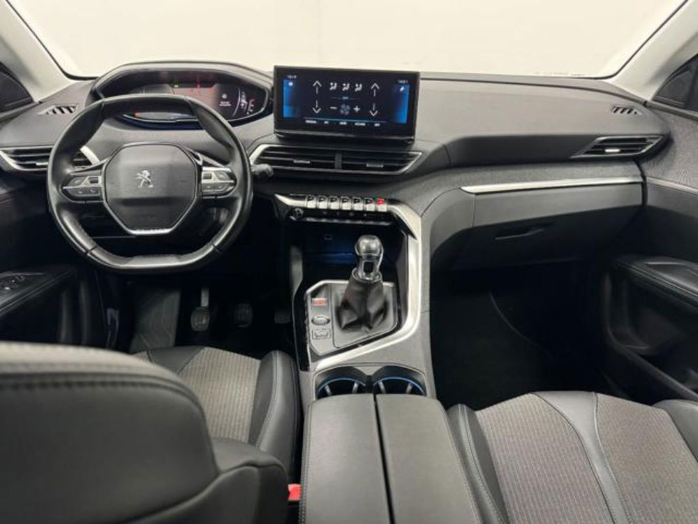 Peugeot 5008 usata a Como (4)