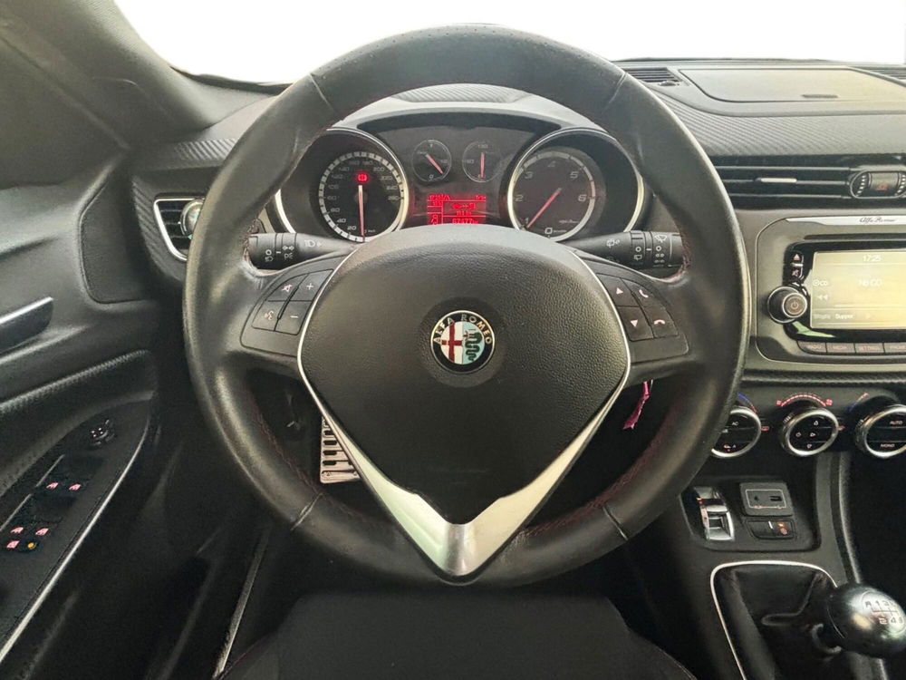 Alfa Romeo Giulietta usata a Bari (11)