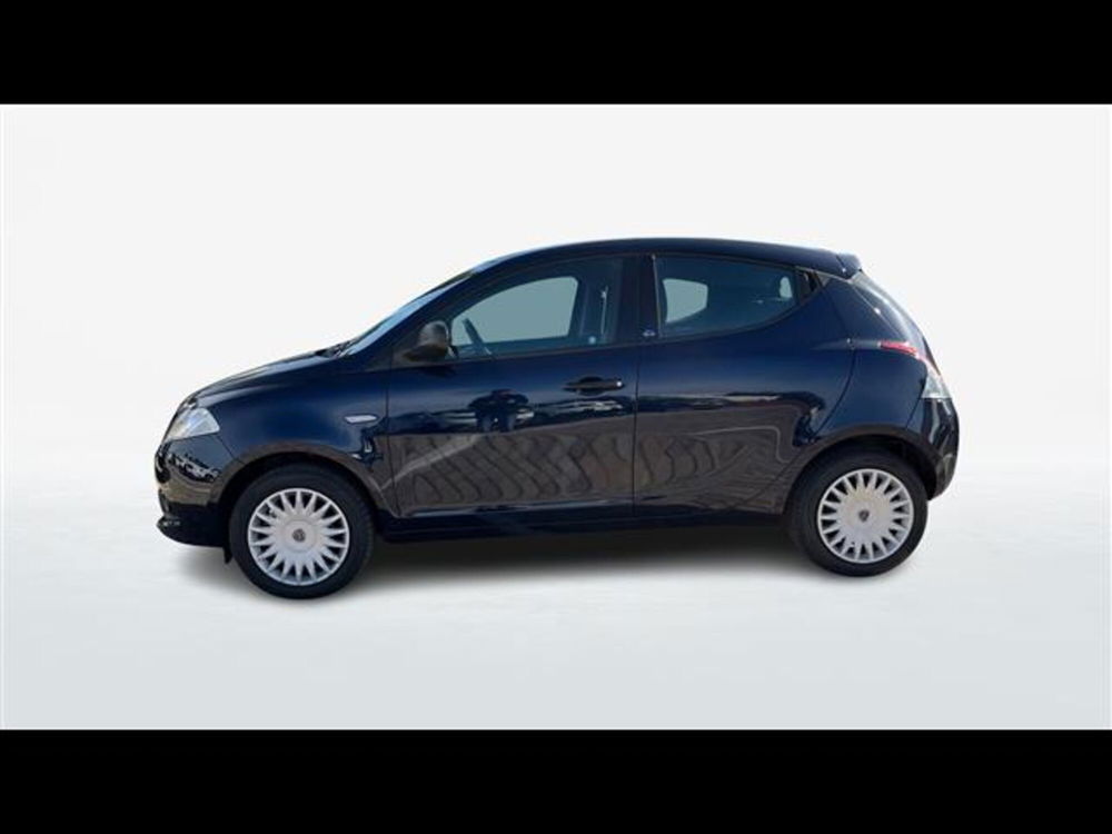 Lancia Ypsilon usata a Lecce (15)