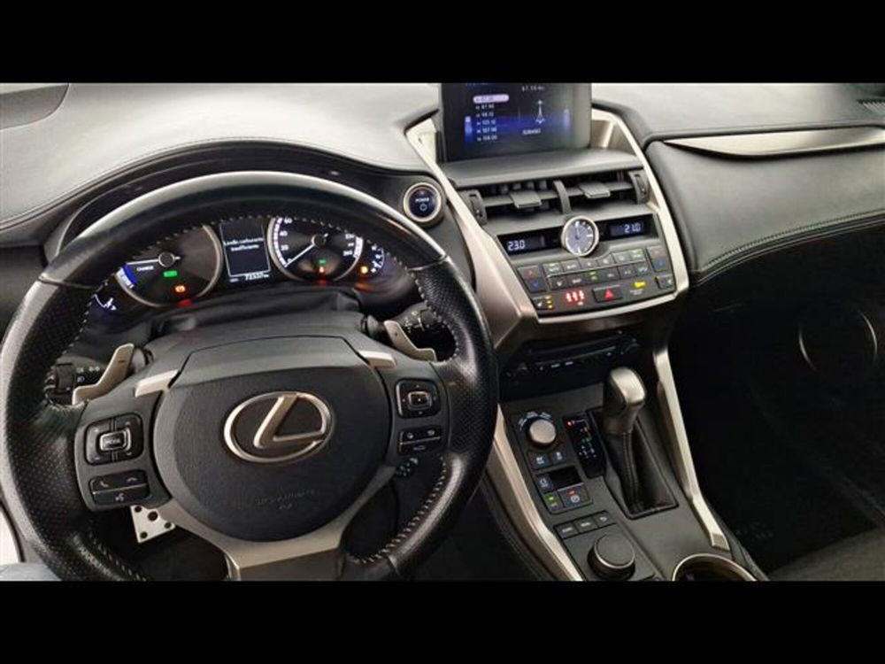 Lexus NX usata a Milano (13)