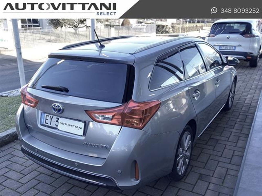 Toyota Auris Station Wagon usata a Como (8)