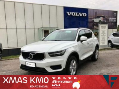 Volvo XC40 T2 Geartronic Momentum Core  del 2021 usata a Tavagnacco