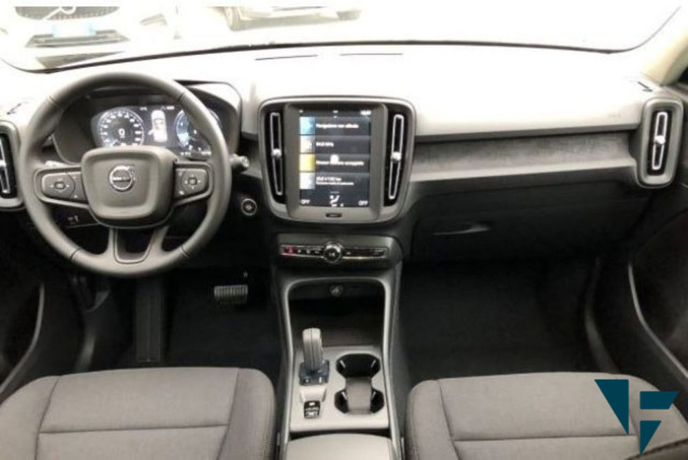 Volvo XC40 usata a Udine (9)