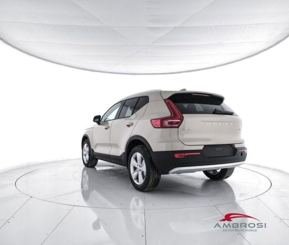 Volvo XC40 nuova a Perugia (4)