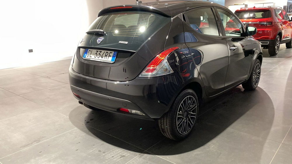 Lancia Ypsilon usata a Bergamo (4)