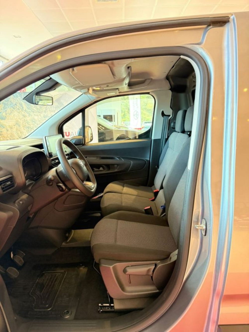 Toyota Proace City nuova a Sassari (7)