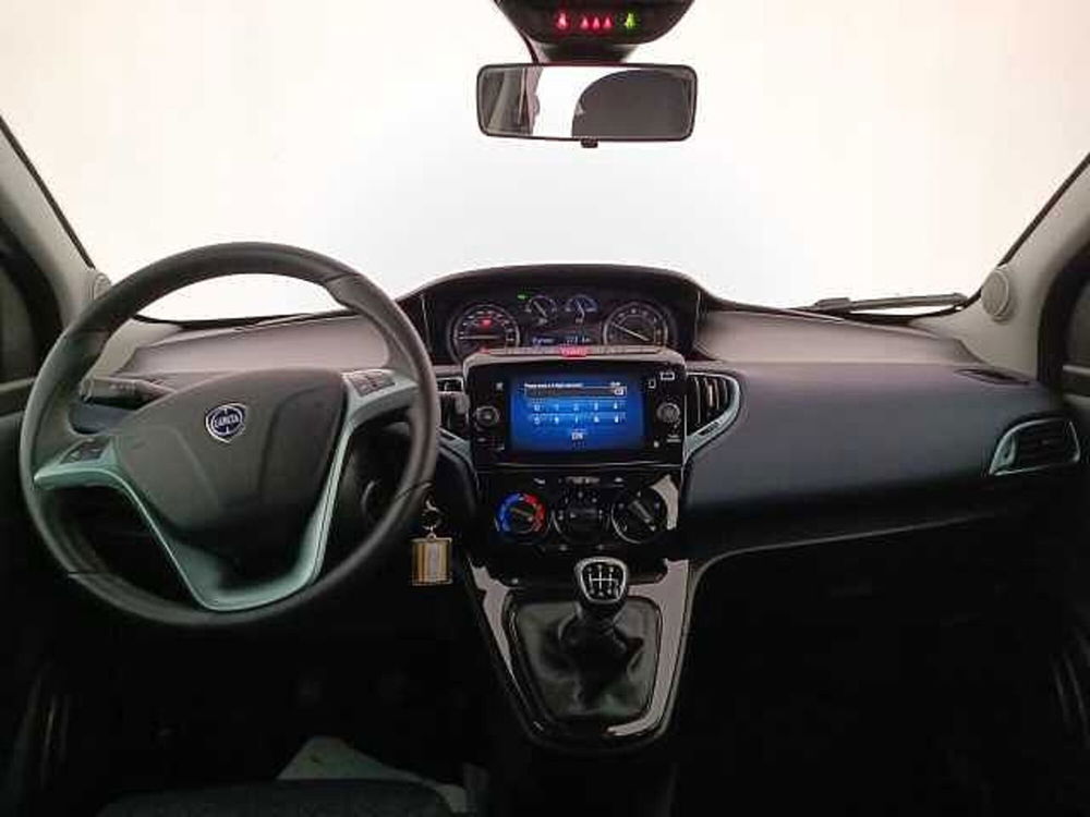 Lancia Ypsilon usata a Venezia (10)