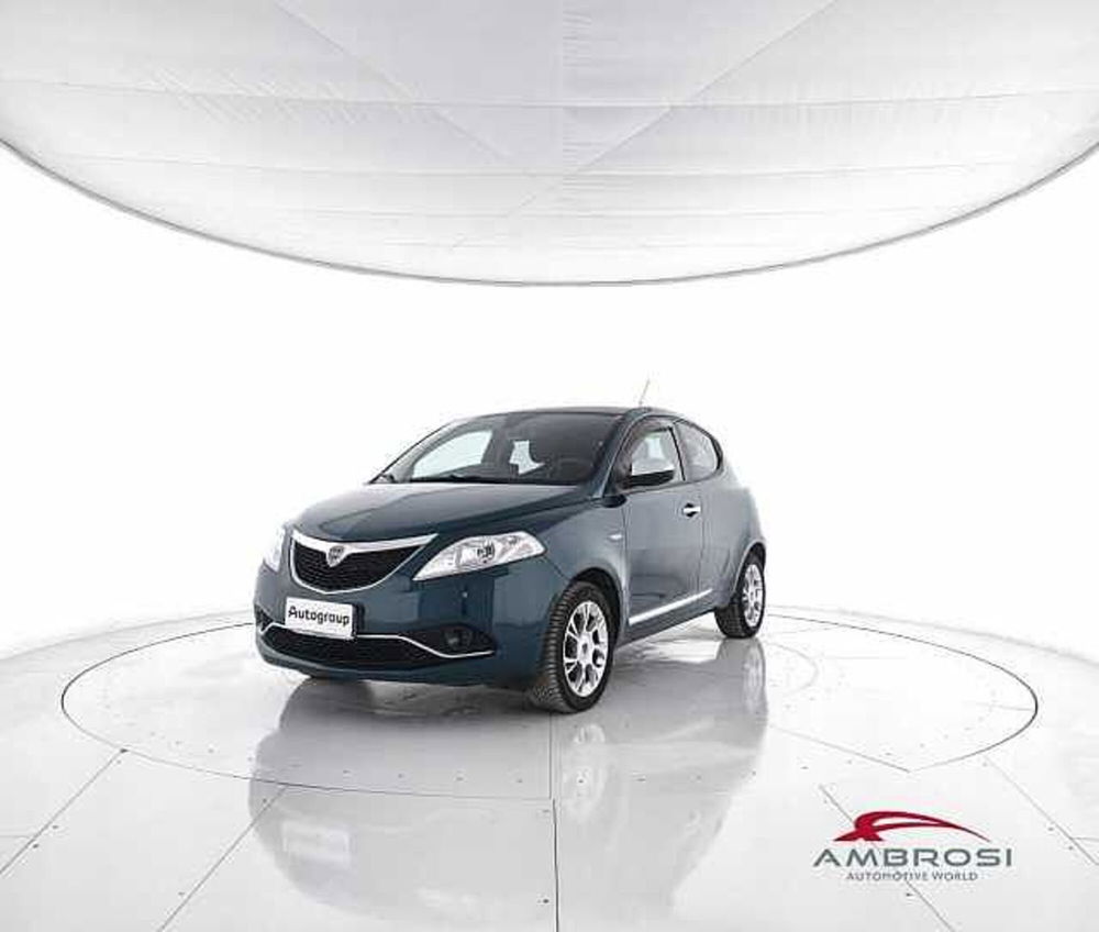 Lancia Ypsilon usata a Perugia