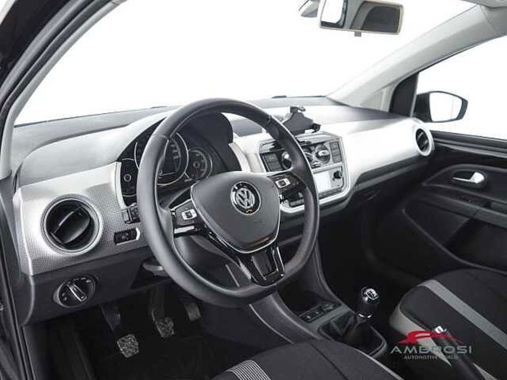 Volkswagen up! usata a Perugia (8)