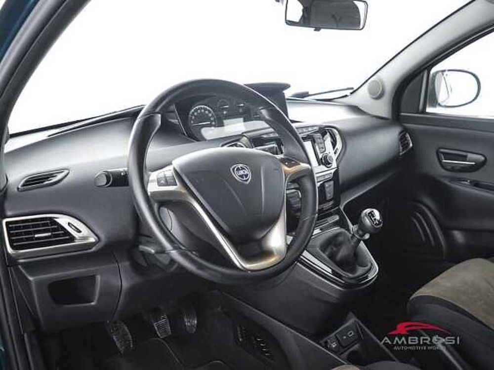 Lancia Ypsilon usata a Viterbo (8)