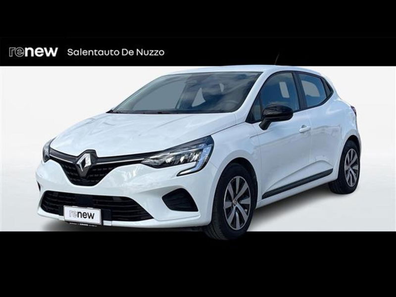 Renault Clio 1.6 E Tech full hybrid 145cv Techno qstomize van del 2023 usata a Lecce