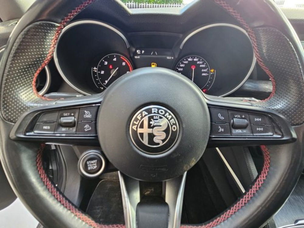 Alfa Romeo Stelvio usata a Napoli (17)