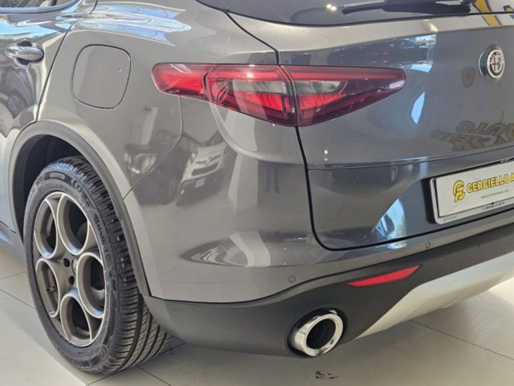 Alfa Romeo Stelvio usata a Napoli (8)