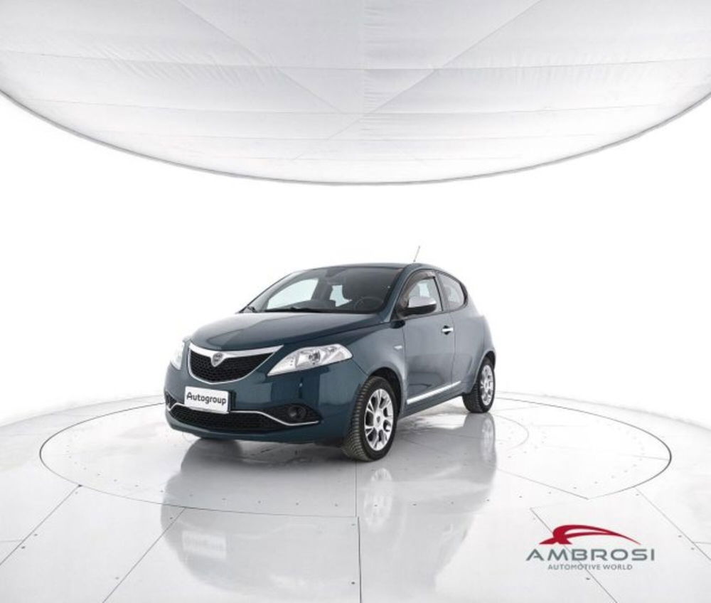 Lancia Ypsilon usata a Perugia