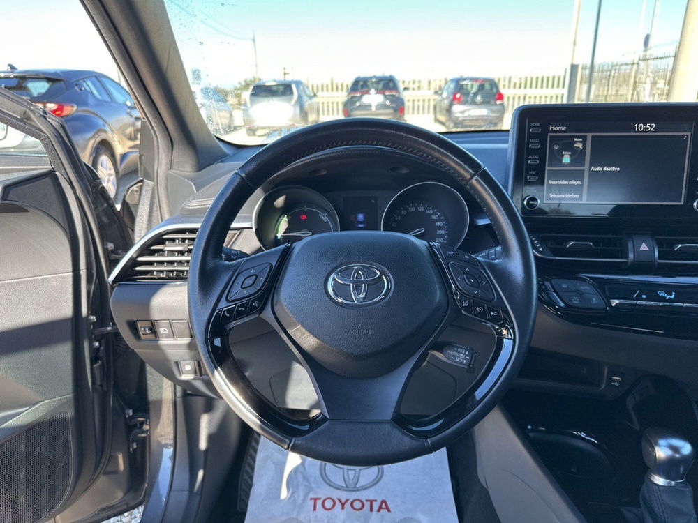 Toyota Toyota C-HR usata a Ragusa (10)