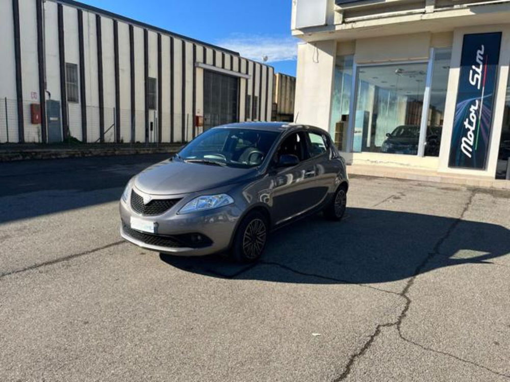 Lancia Ypsilon usata a Firenze