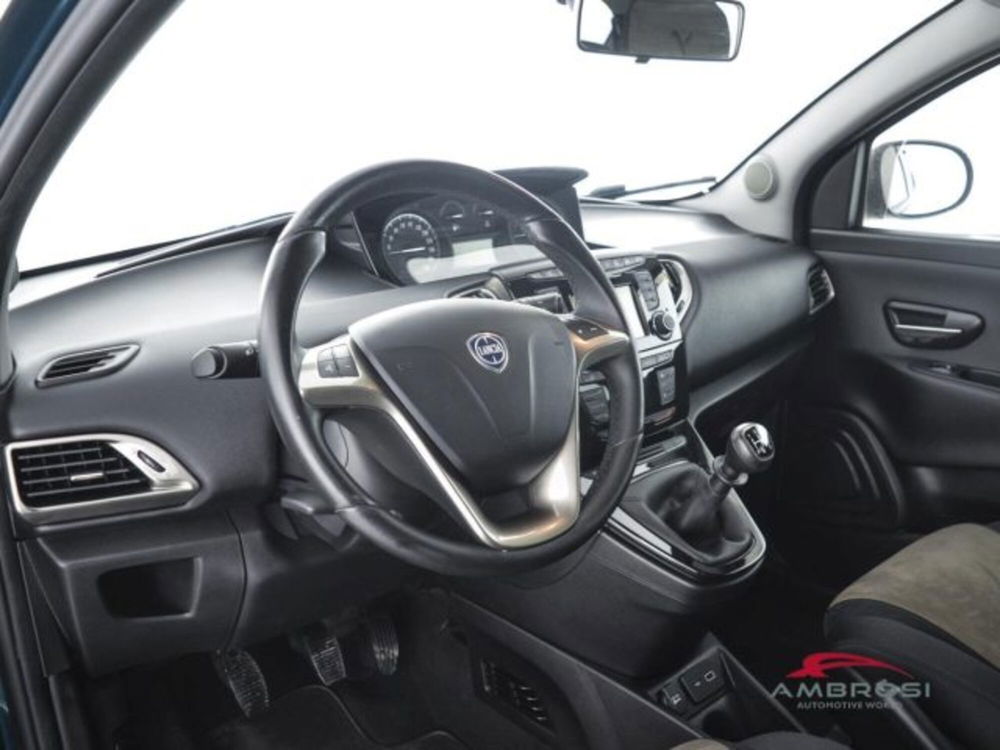 Lancia Ypsilon usata a Perugia (8)