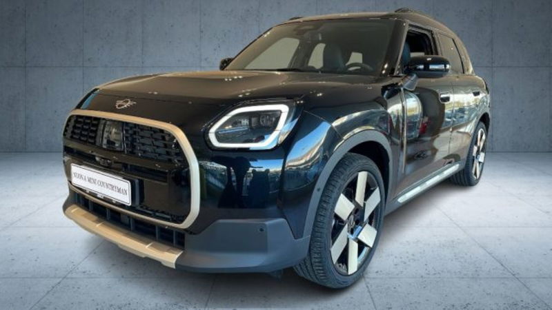 MINI Mini Countryman 1.5 48V C Favoured auto nuova a Verona