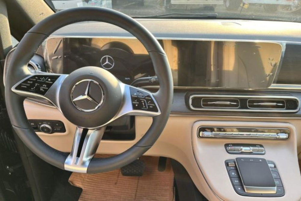 Mercedes-Benz Classe V nuova a Bergamo (11)