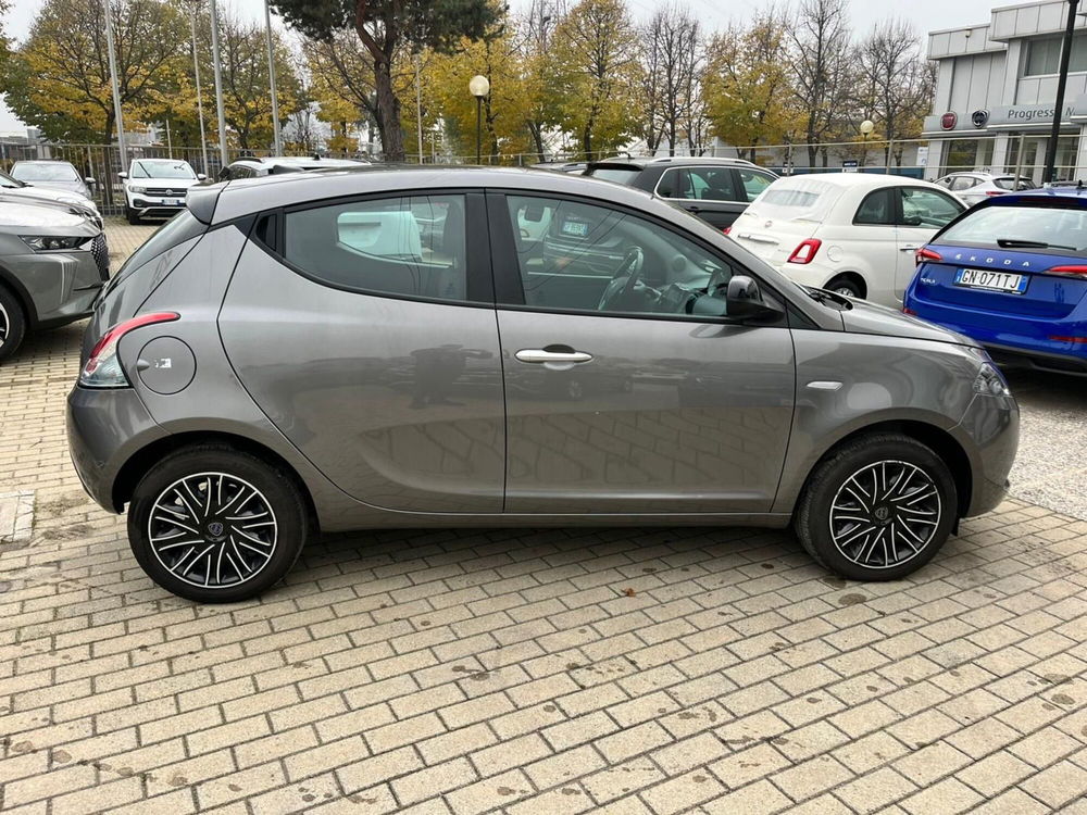 Lancia Ypsilon usata a Milano (4)