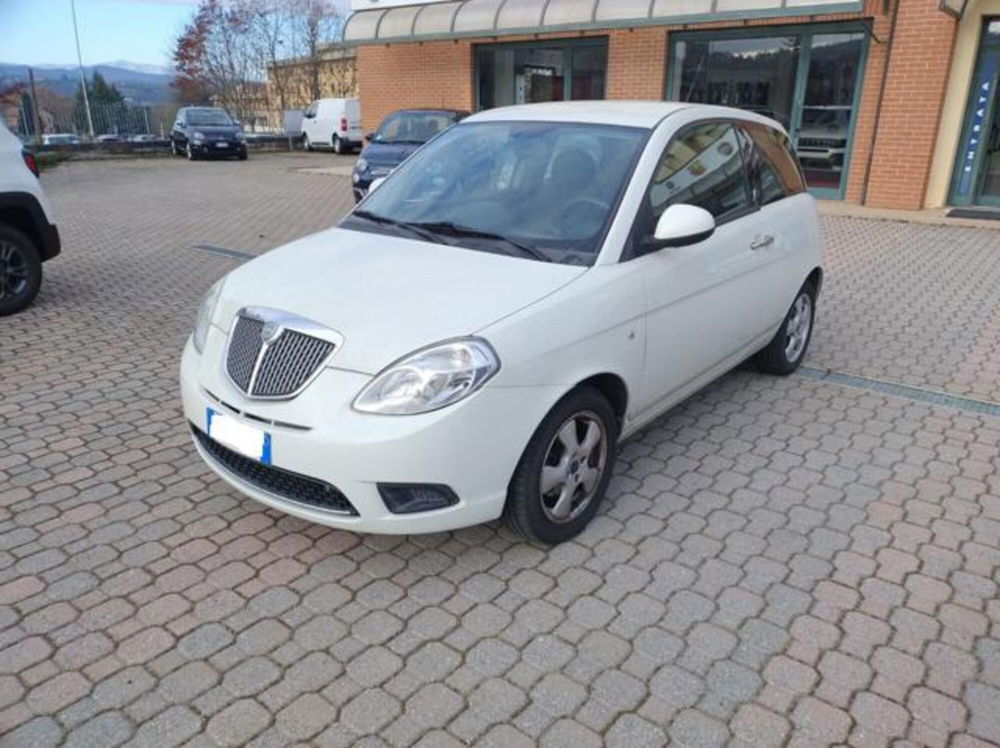 Lancia Ypsilon usata a Cuneo