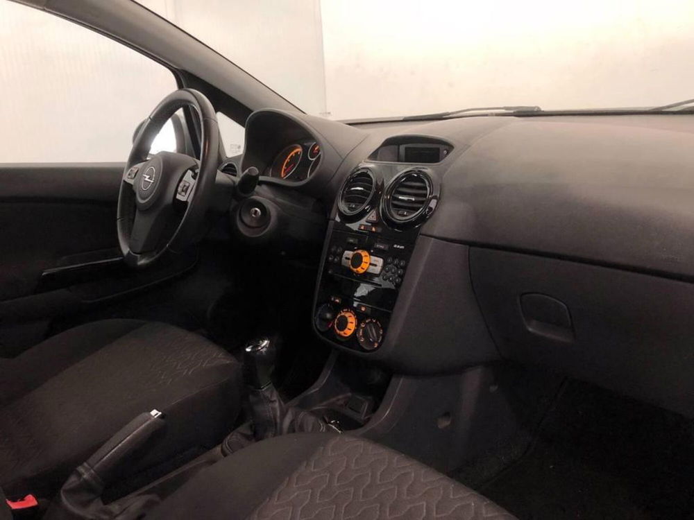 Opel Corsa usata a Torino (7)