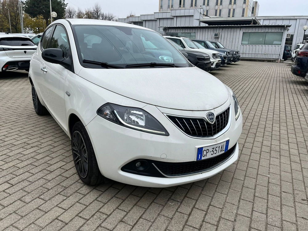 Lancia Ypsilon usata a Milano (3)