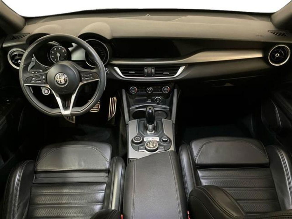 Alfa Romeo Stelvio usata a Como (9)