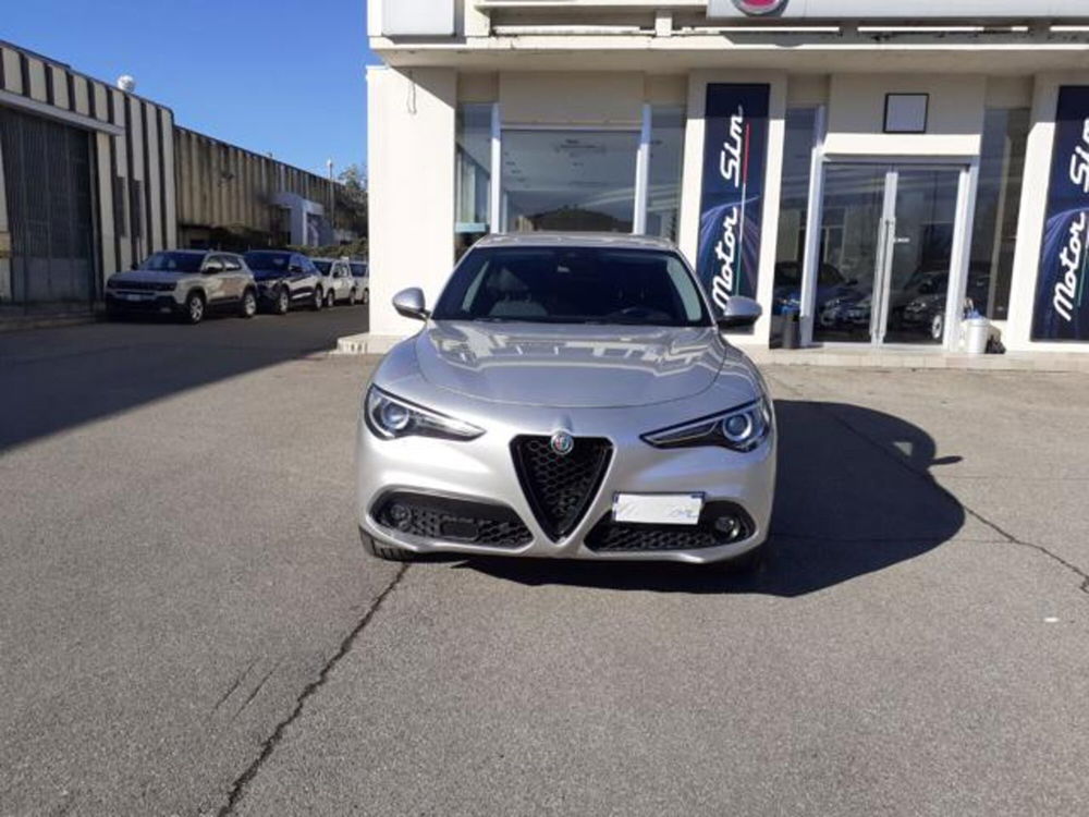 Alfa Romeo Stelvio usata a Firenze (2)