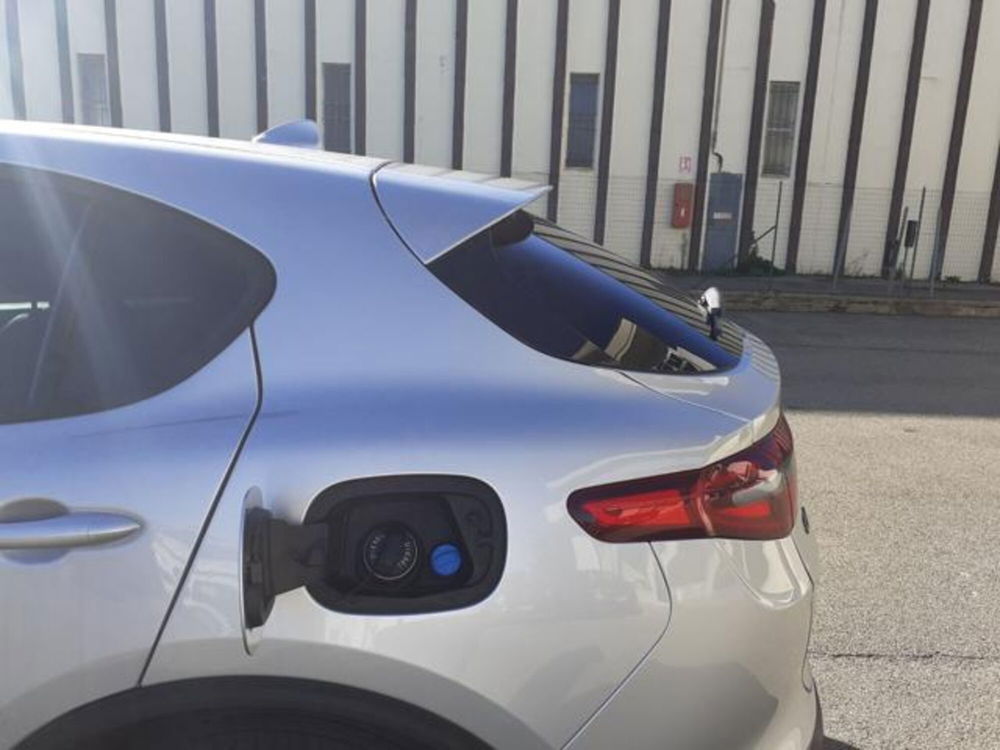 Alfa Romeo Stelvio usata a Firenze (6)