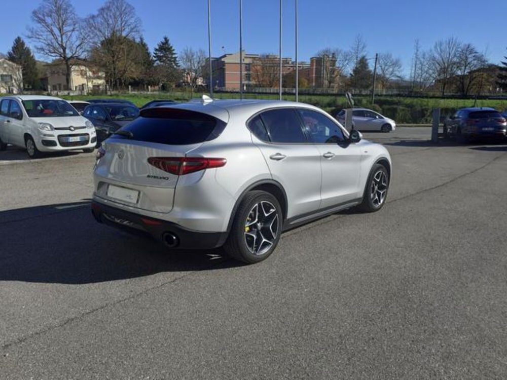 Alfa Romeo Stelvio usata a Firenze (8)