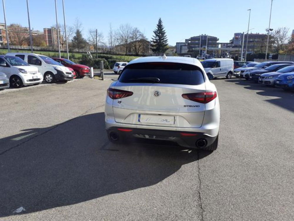 Alfa Romeo Stelvio usata a Firenze (9)