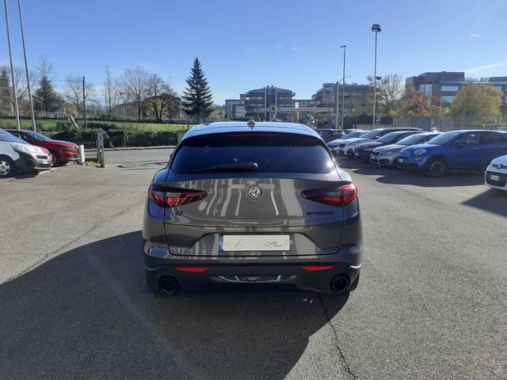 Alfa Romeo Stelvio usata a Firenze (9)