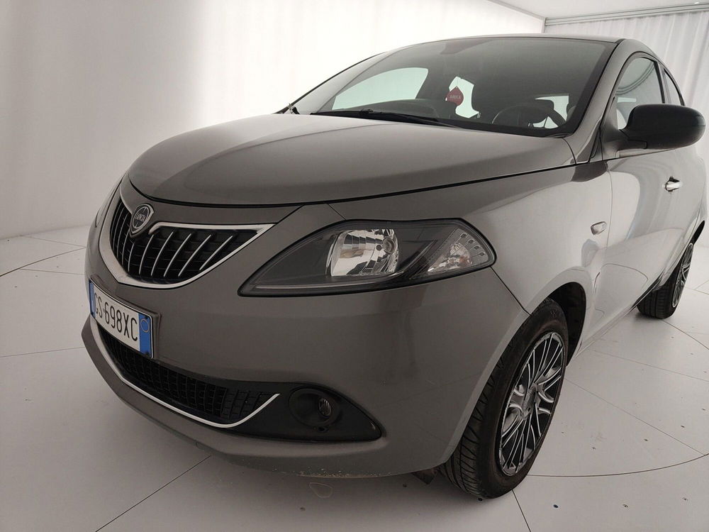 Lancia Ypsilon usata a Caserta (12)