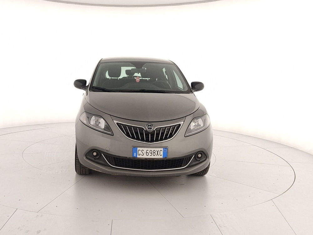 Lancia Ypsilon usata a Caserta (2)