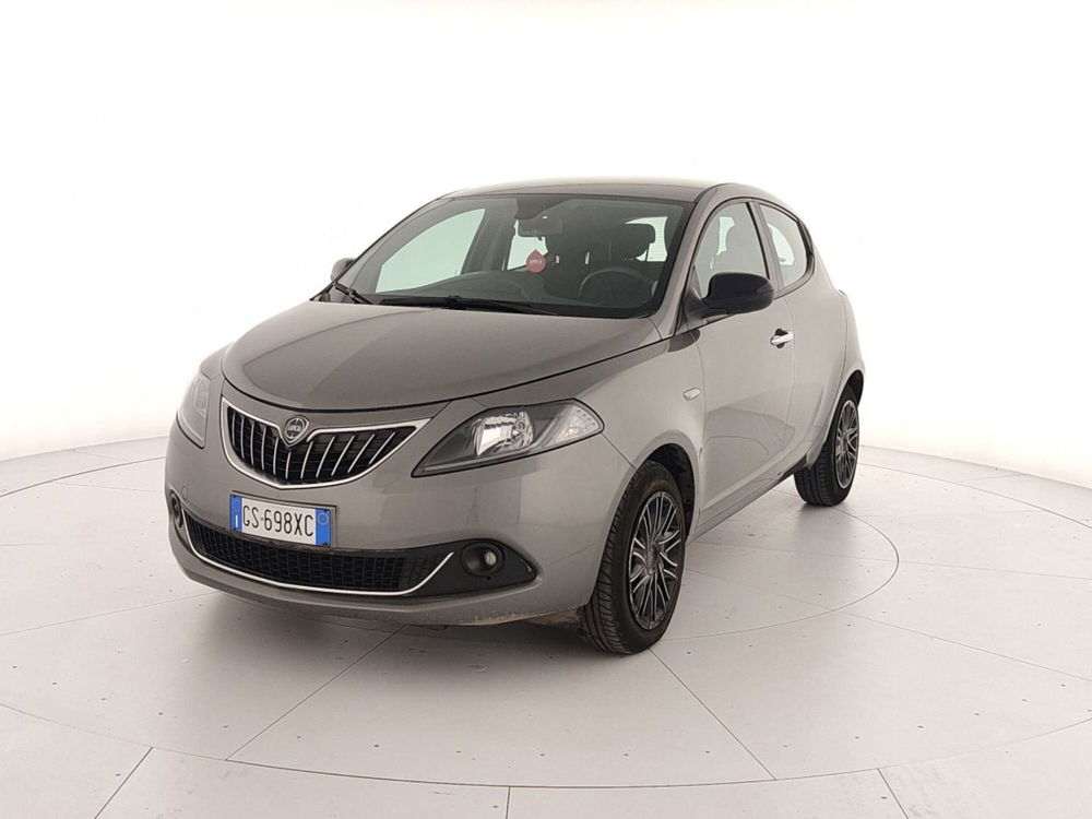 Lancia Ypsilon usata a Caserta (3)