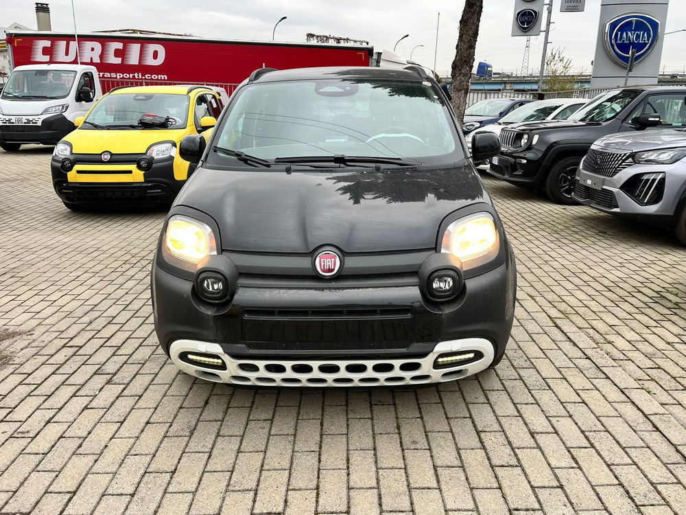 Fiat Panda Cross nuova a Milano (2)