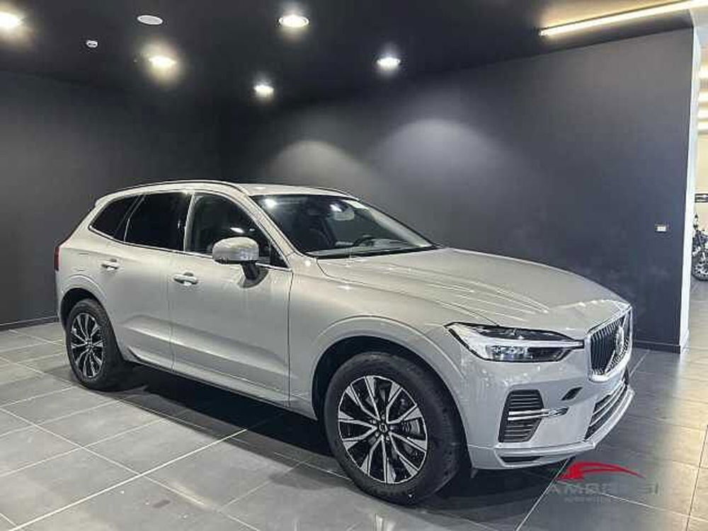 Volvo XC60 nuova a Viterbo (2)